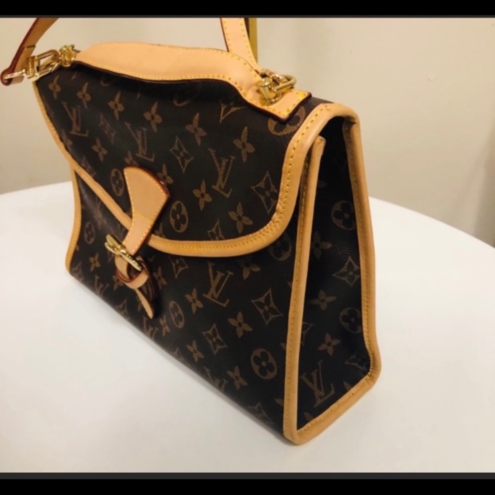 Crossbody bag
